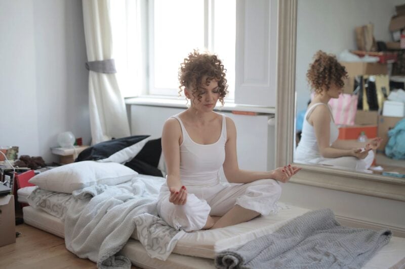 How to Build a Morning Routine That Actually Sticks (Step-by-Step)